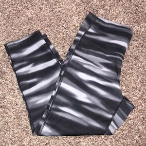 Athleta High Rise Cropped Leggings